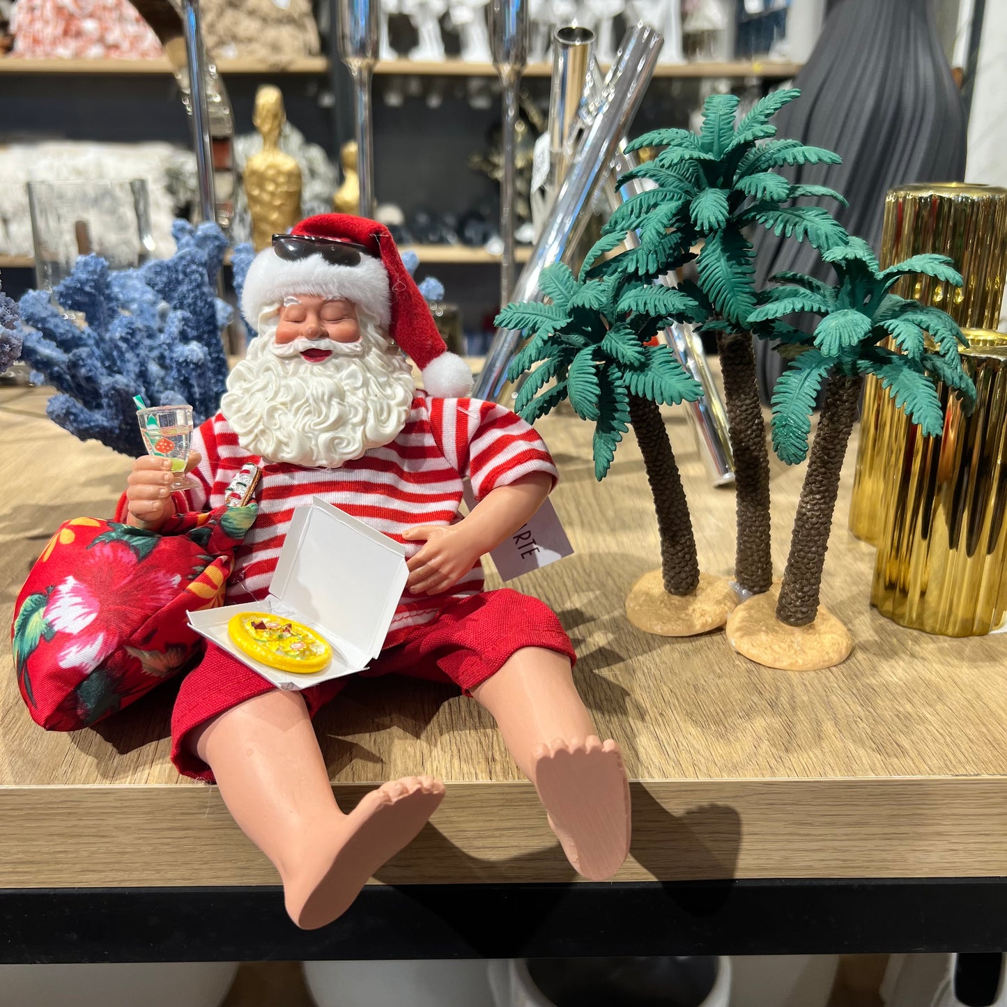 Papai Noel na Praia Sentado Colecionável